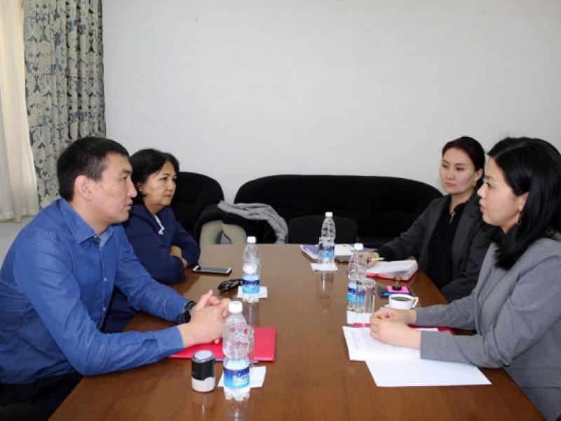 Атыр Абдрахматова: Адам укуктарынын сакталышын күчөтүү үчүн ИИМ жетекчилигинде жарандык кызматкерлер болушу керек