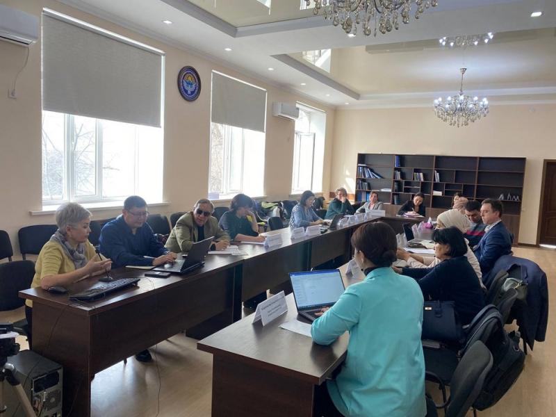 Акыйкатчы Атыр Абдрахматова институттун ишмердигинде аялдар жана балдарды зомбулуктан коргоо боюнча жаңы багытты ишке киргизет