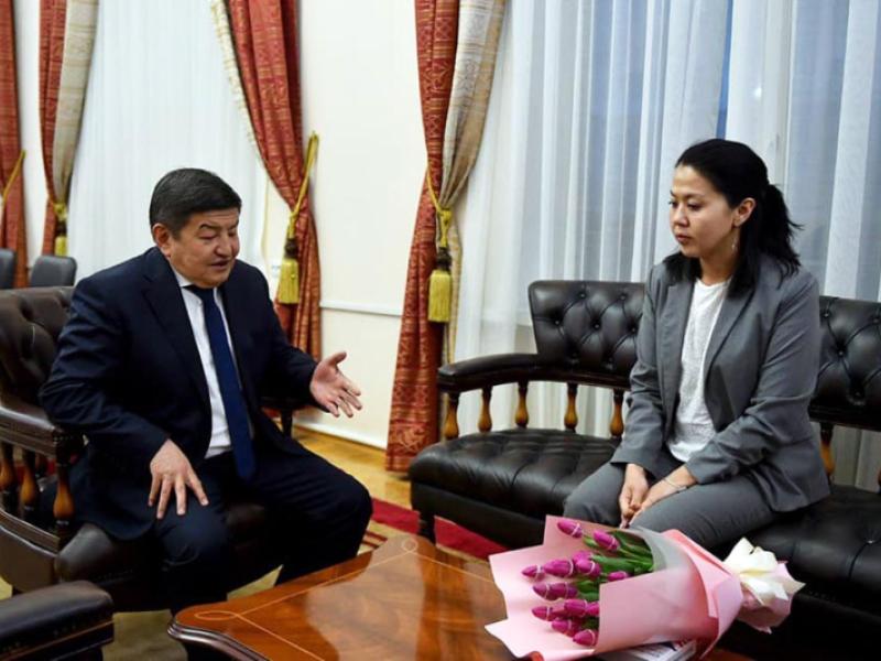 Министрлер Кабинетинин Төрагасы Кыргызстандын Акыйкатчысы Атыр Абдрахматованы кабыл алды