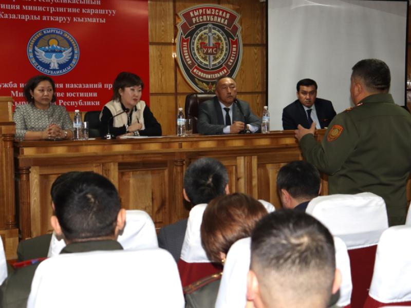 Акыйкатчы менен ЖАК башчысы тергөө абактарын үзгүлтүксүз мониторинг кылуу жөнүндө макулдашты