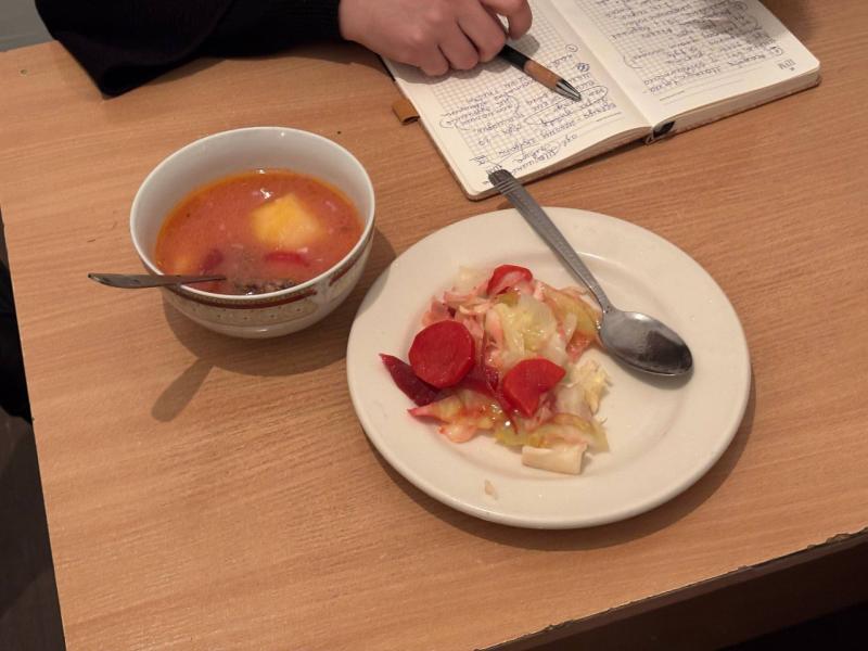 Акыйкатчы Жамиля Жаманбаева Бишкектеги Тергөө абагына барды