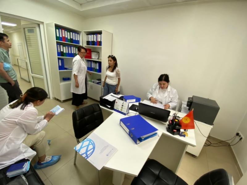 Акыйкатчы институтунун кызматкерлери гемодиализ борборлоруна мониторинг жүргүзүштү