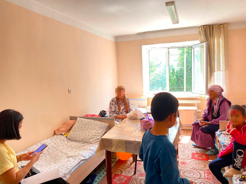 Ош шаарына аргасыз жер которуп келгендер үйлөрүнө кайтаарга даяр   