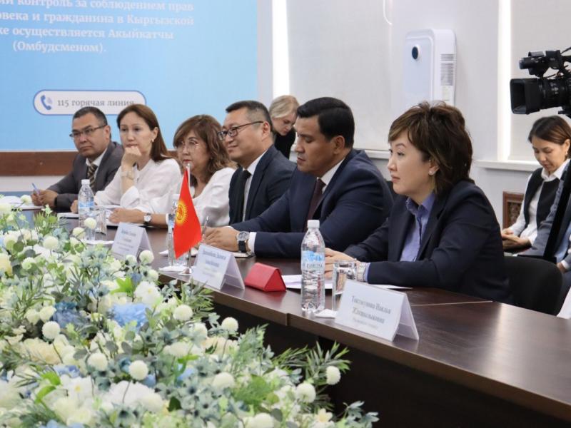 Жамиля Жаманбаева менен Татьяна Москалькова мигранттардын укугун коргоо жаатында кызматташтыкты күчөтөт