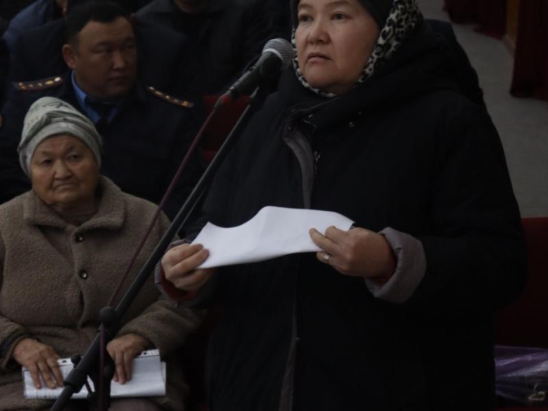 Акыйкатчы Чүй облусунун Токмок шаарында жергиликтүү тургундар менен жолугушту