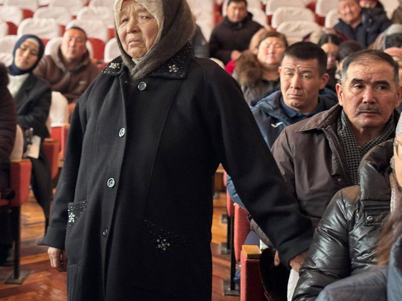 Десятки принятых заявлений и правовых консультаций: итоги поездки Акыйкатчы на Иссык-Куль