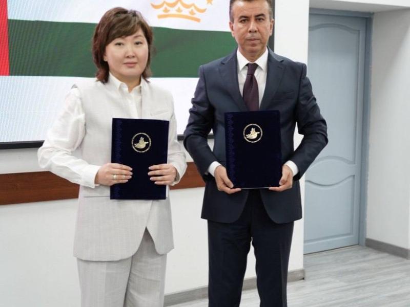 Кыргызстандын Акыйкатчы Институту менен Тажикстандын Адам укуктары боюнча ыйгарым укуктуу өкүлү кызматташуу меморандумуна кол коюшту