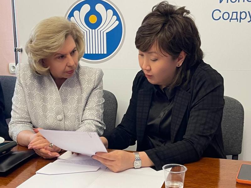 Акыйкатчы в Минске встретилась с задержанными гражданами Кыргызстана в СИЗО