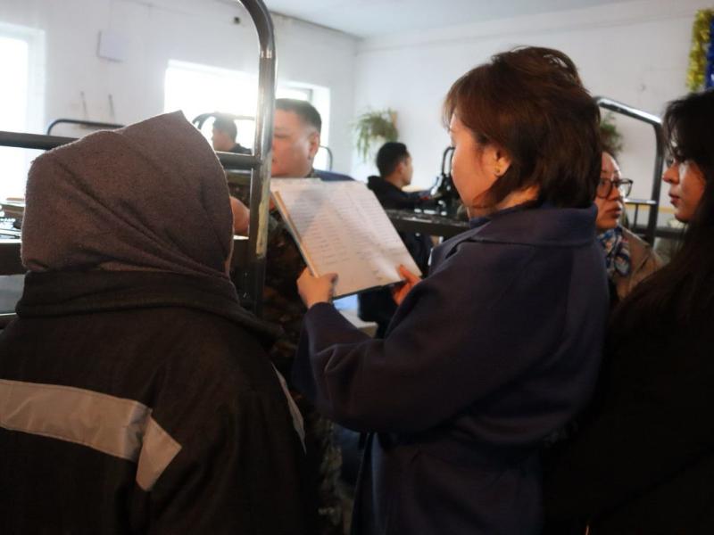 Акыйкатчы проверила условия содержания женщин в тюрьме