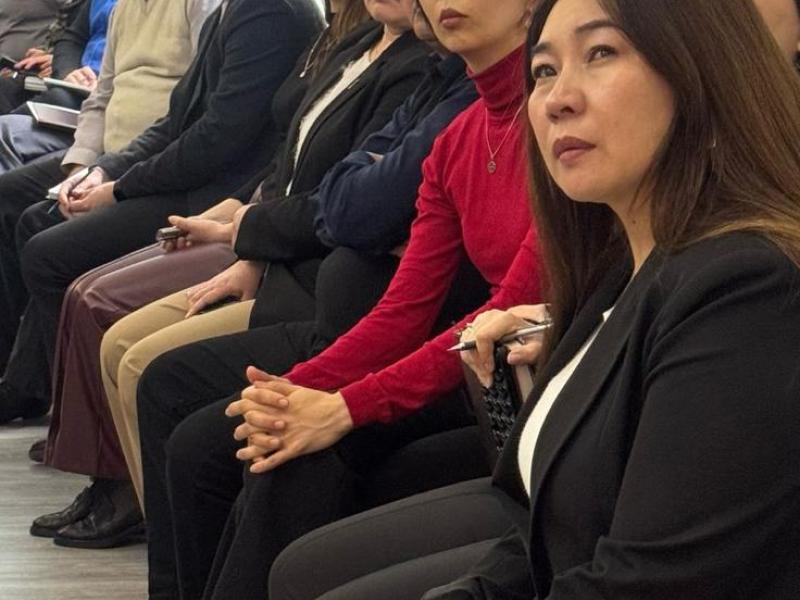 Акыйкатчы Институтунун кызматкерлерине “Улуттук дем – дүйнөлүк бийиктик” уңгужол тууралуу баяндама өткөрүлдү