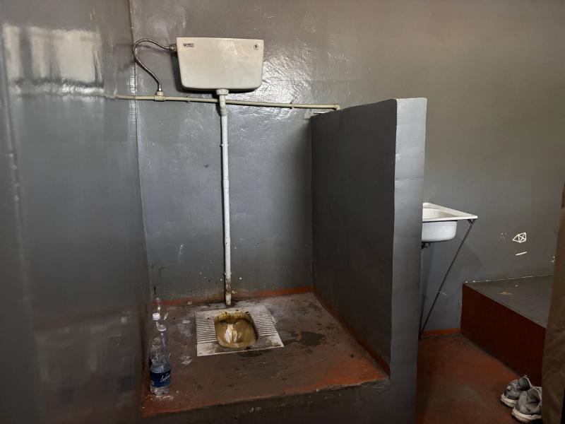 Акыйкатчы: Жабык жайларда кармоо жарандардын ар-намысын кемсинтүү же ырайымсыз мамиле менен коштолбоого тийиш