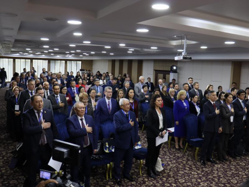    “Адам укуктарын коргоодогу Акыйкатчы институтунун ролу” деп аталган эл аралык конференция өтүп жатат