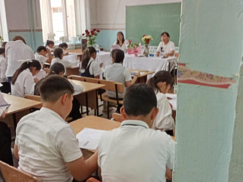 Акыйкатчы Институту мектептерде өтүп жаткан кыргыз тили боюнча көчүрүү сынагынын жүрүшүнө мониторинг жүргүзүүдө