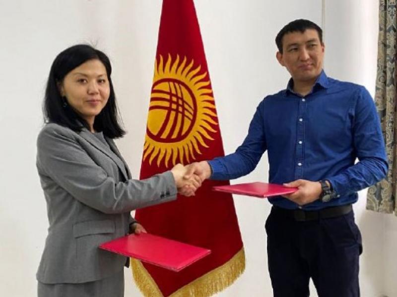 Атыр Абдрахматова: Адам укуктарынын сакталышын күчөтүү үчүн ИИМ жетекчилигинде жарандык кызматкерлер болушу керек