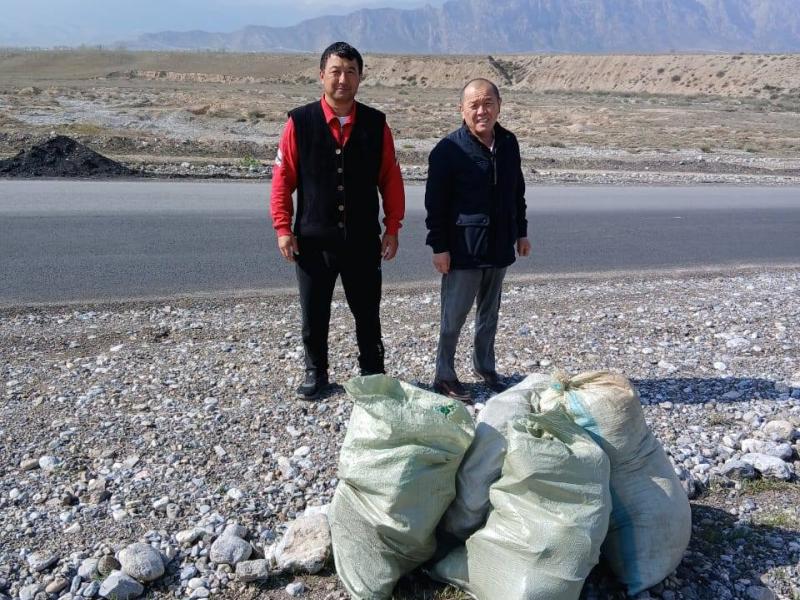 Сотрудники Института Акыйкатчы  приняли участие в общереспубликанском субботнике 