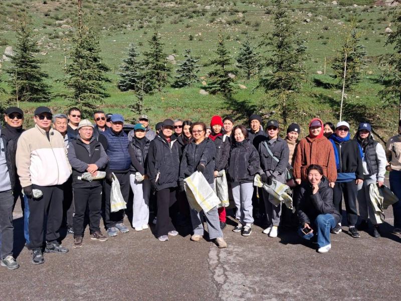 Сотрудники Института Акыйкатчы  приняли участие в общереспубликанском субботнике "Национальный день чистоты"