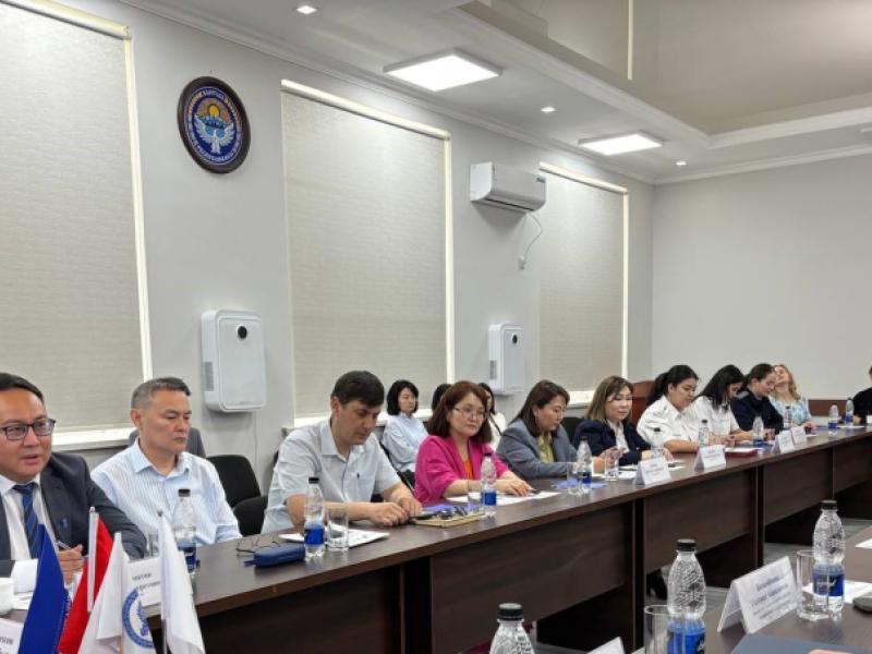 Институт Акыйкатчы и служба юридической помощи при Минюсте подписали меморандум о сотрудничестве