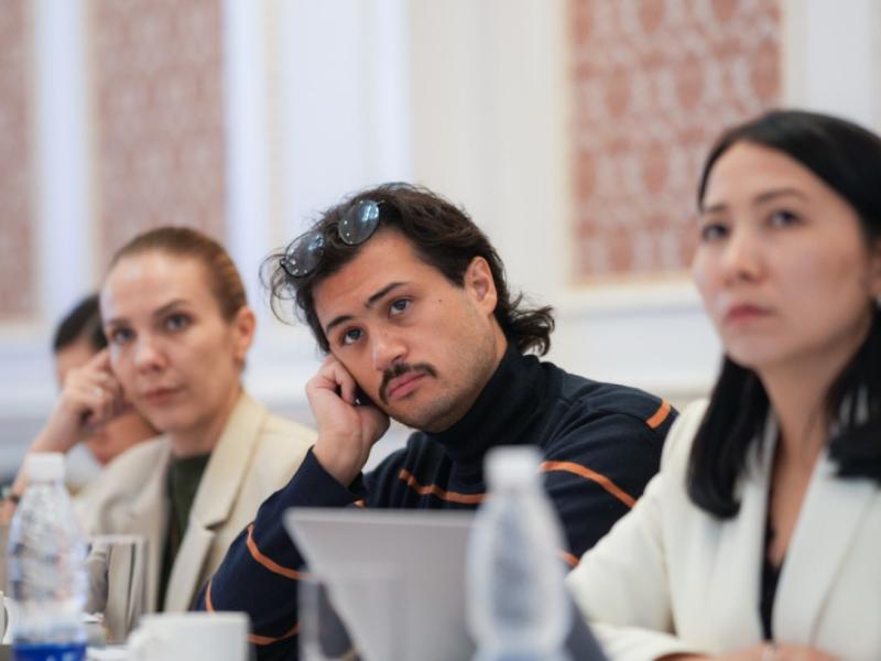 Кыргызстандагы чет өлкөлүк студенттердин коопсуздугун талкуулаган тегерек үстөл болуп өттү