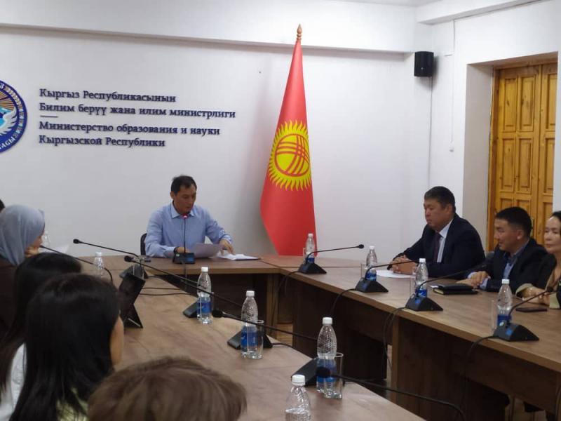 Заместитель Омбудсмена КР Колопов А.С. принял участие на круглом столе :“Интеграции детей репатриированных из Ирака”