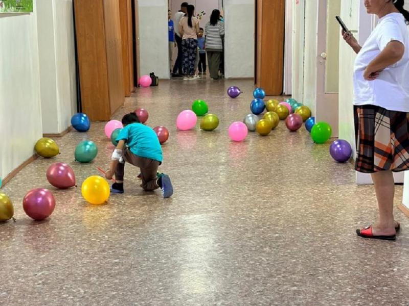 Акыйкатчы Джамиля Джаманбаева нефрология бөлүмүндөгү балдар майрамына катышты