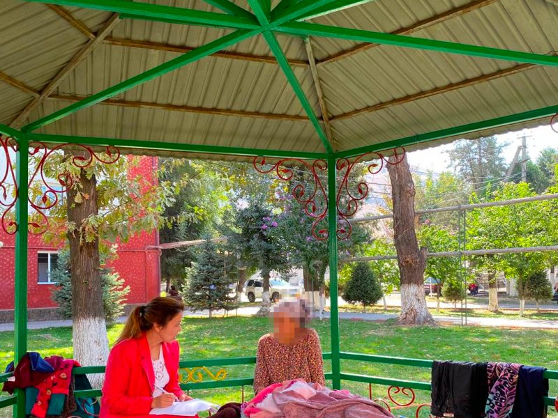Женщины, вынужденно переселенные из Баткенской области в г. Ош, готовы вернуться домой,  единственная просьба защитить от нападений и провокаций со стороны военных Таджикистана.