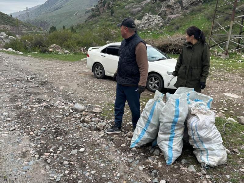 Сотрудники Института Омбудсмена провели субботник в Кой-Таше