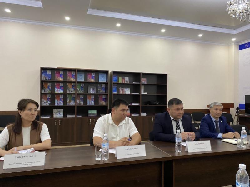 Акыйкатчынын орун басары Шухрат Айтиев жана ЕККУнун ЖМК маселелери боюнча өкүлү Тереза Рибейро жолугушту