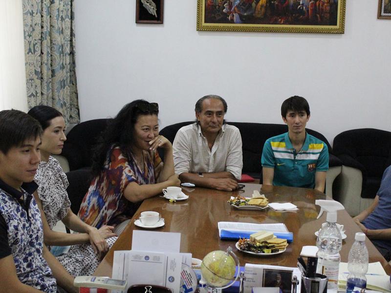 Опера жана балет театрынын артисттери Кыргыз Республикасынын Акыйкатчысынын жеке кабыл алуусуна келишти