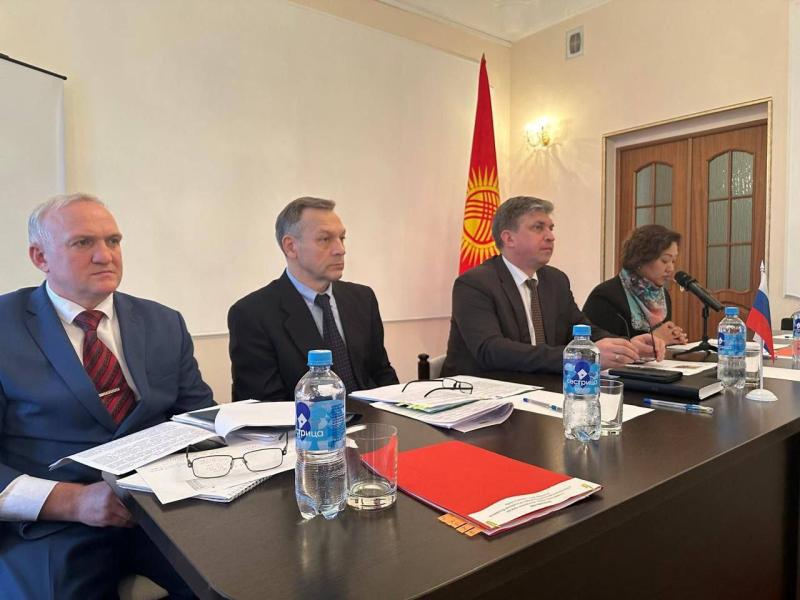 Акыйкатчынын орун басары Айчүрөк Назаралиева Москвада мигранттар менен жолугушту