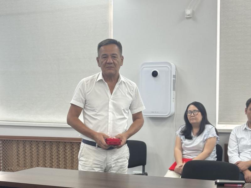 Акыйкатчы Институтунун бир катар кызматкерлери жана институт менен тыгыз иш алып барган укук коргоочулар сыйланышты