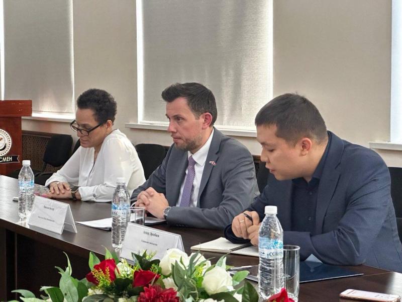 The Ombudsman of the Kyrgyz Republic, Dzhamilia Dzhamanbaeva, and the British Ambassador to Kyrgyzstan Nicholas Bowler, held negotiation