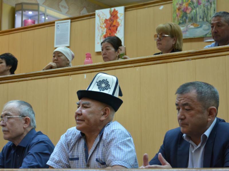 Акыйкатчы встретилась с кыргызстанцами в Екатеринбурге