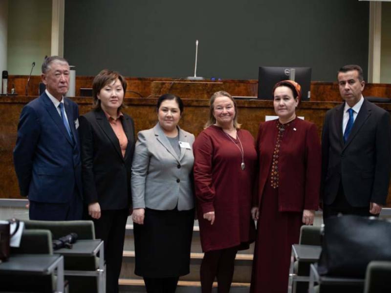 Жамиля Жаманбаева Хельсинкидеги абакты көрүп чыкты