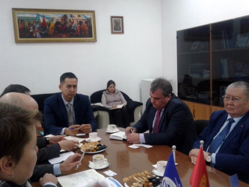 Токон Мамытов БУУнун Баңги каражаттары жана кылмыштуулук боюнча Башкармалыгынын (UNODC) өкүлдөрүн кабыл алды