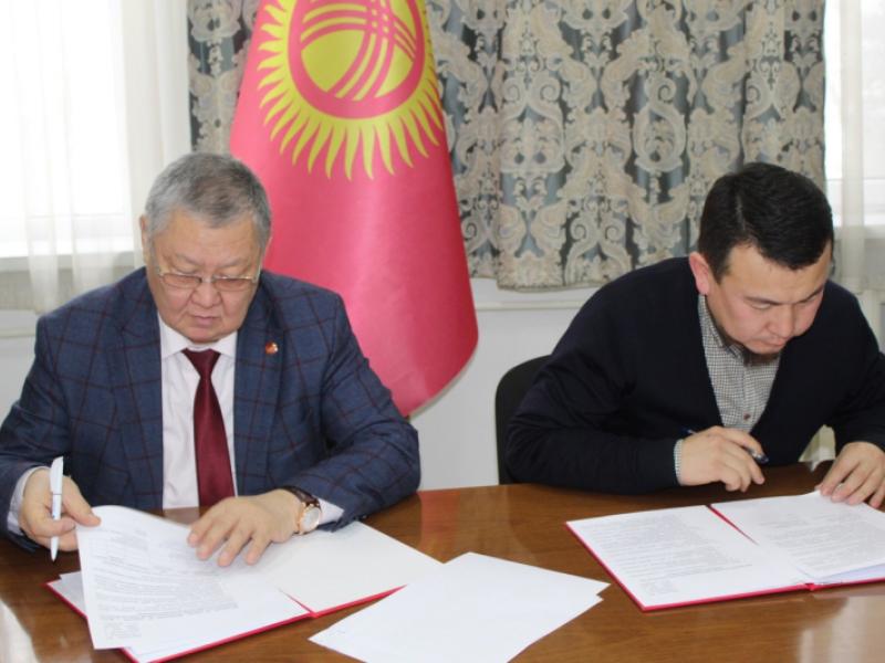 КР Акыйкатчысы Токон Мамытов «Голос свободы» коомдук фонду менен кызматташуу боюнча меморандумга кол койду
