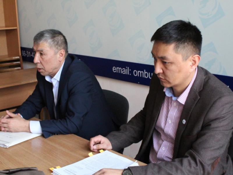 КР Акыйкатчы аппаратынын тармактык бөлүмүнүн кызматкерлери КР Мамлекеттик чекара кызматынын турак жай комиссиясы менен жолугушту