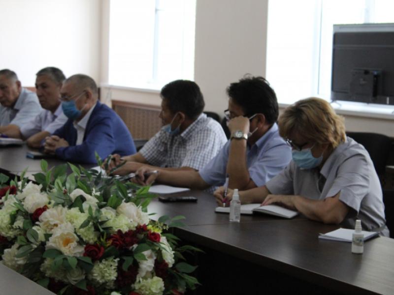 Кыргызстандын Акыйкатчысы ден соолугунун мүмкүнчүлүгү чектелүү адамдардын (ДМЧА)  укуктарын коргоо менен алектенген аймактардан келген ыктыярчылардын тобу менен жолугушуу өткөрдү