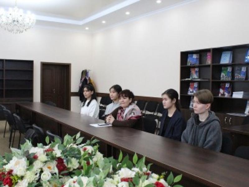 Акыйкатчы мектеп окуучулары жана студенттер арасындагы 