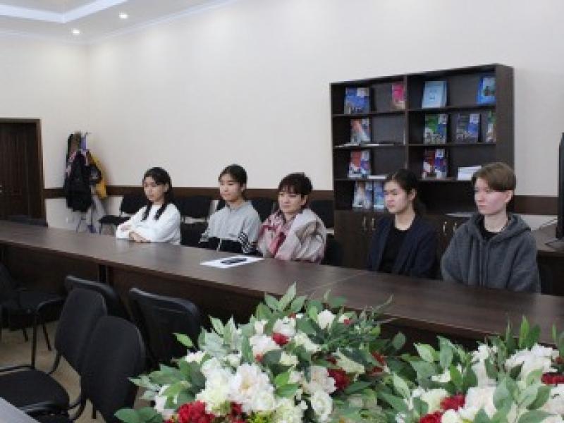 Акыйкатчы мектеп окуучулары жана студенттер арасындагы 