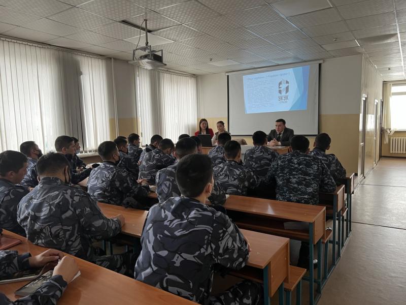Акыйкатчы аппаратынын кызматкерлери милициянын генерал-майору Ж.Ш.Шабиров атындагы Республикалык окуу борборунун угуучуларына лекция окушту