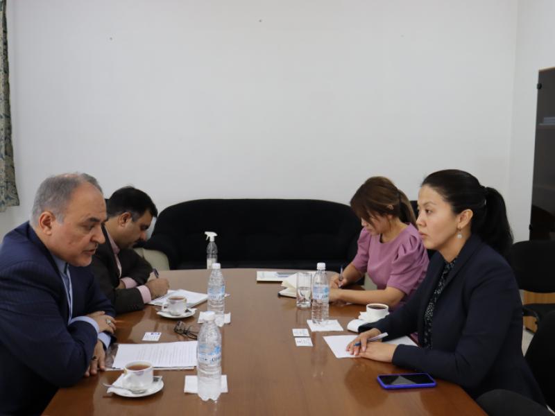             Омбудсмен встретился с послом Ирана