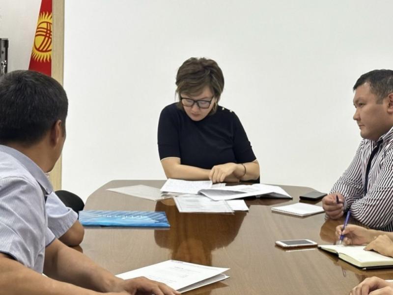 Карыянын үйү менен батирин сот аркылуу алып коюшкан. Ал аргасыздан Акыйкатчыга кайрылды