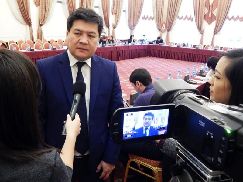 В Бишкеке проходит обсуждение проектов специальных докладов Омбудсмена КР на темы: «Соблюдение прав детей, оставшихся без попечения родителей» и «Соблюдение прав детей, находящихся в конфликте с законом» 