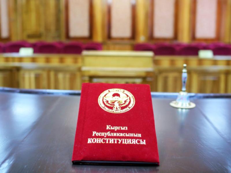 Омбудсмен Кыргызстана просит Президента страны помиловать Омурбека Текебаева