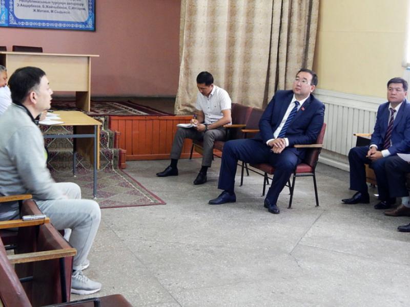 Кыргыз Республикасынын Акыйкатчысы, Жогорку Кеңештин депутаттары жана Кыйноолорду алдын алуу боюнча улуттук борбордун жетекчиси УКМКнын абагына жана №1 тергөө изоляторуна барышты
