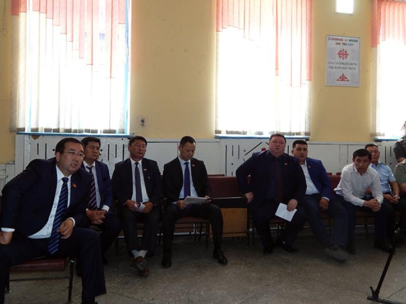 Кыргыз Республикасынын Акыйкатчысы, Жогорку Кеңештин депутаттары жана Кыйноолорду алдын алуу боюнча улуттук борбордун жетекчиси УКМКнын абагына жана №1 тергөө изоляторуна барышты