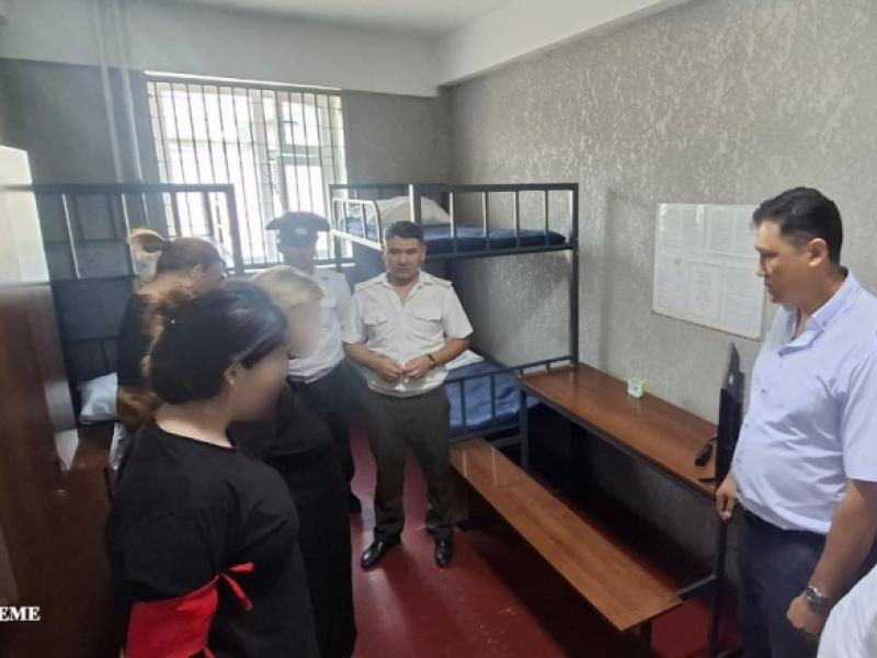 Институт Акыйкатчы проверил СИЗО и колонию в Джалал-Абадской области