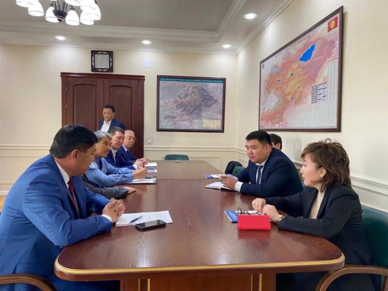 Akyikatchi Dzhamilia Dzhamanbaeva met with residents of Osh region