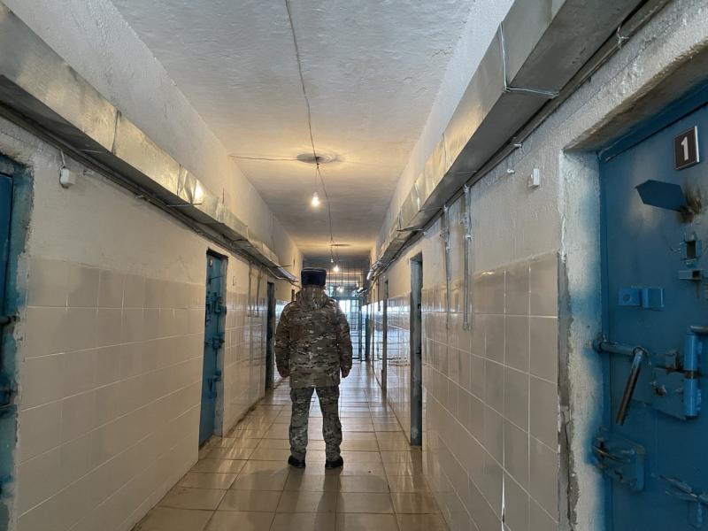 Акыйкатчы Караколдогу тергөө абагынын кармоо шарттары менен таанышты  