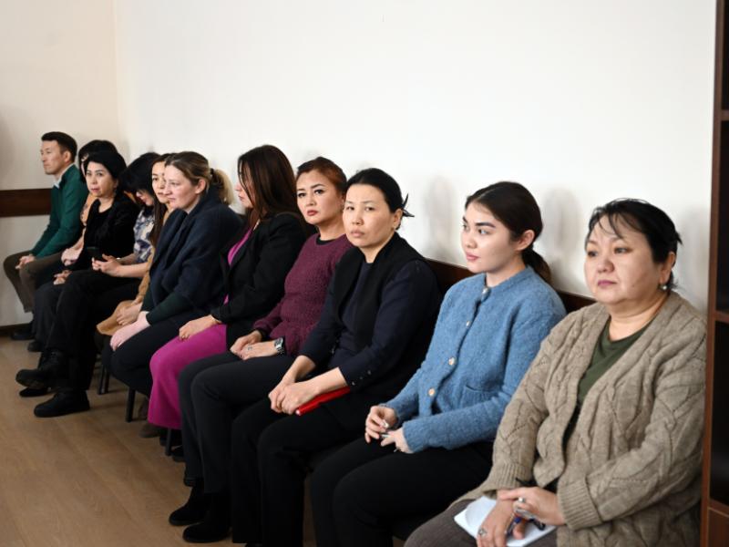 Коллективу Института Омбудсмена КР представили нового заместителя Акыйкатчы